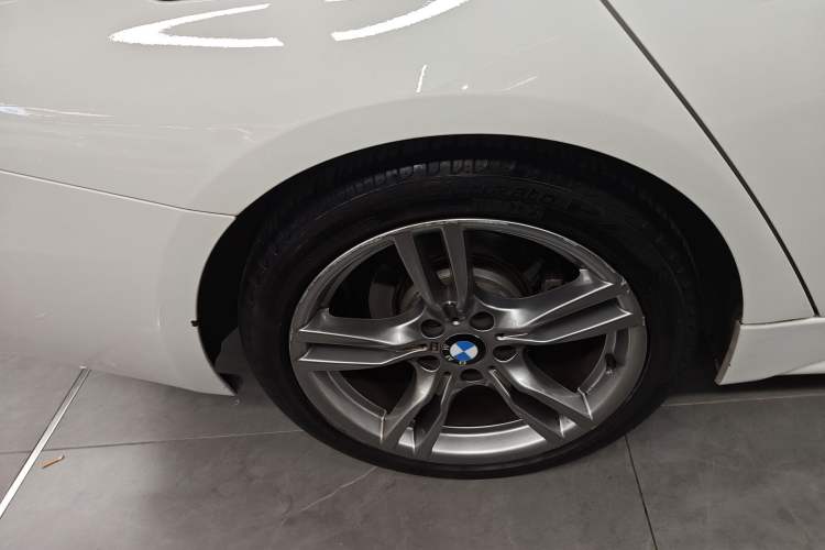 Used BMW 3 Series 2018 320i M Sport Night Edition Right Rear Wheel Hub