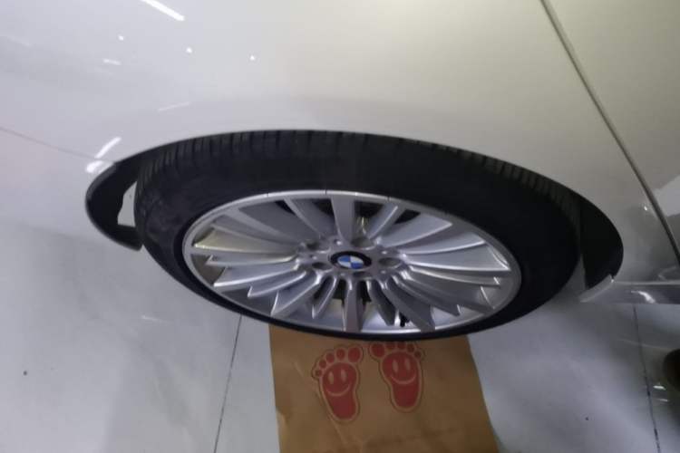 Used BMW 3 Series 2018 320Li Fashion Model Right Rear Wheel Hub