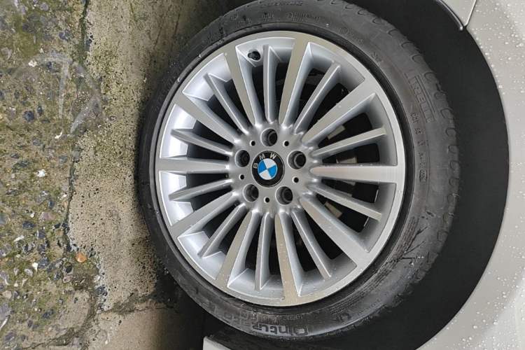 Used BMW 3 Series 2018 320Li Fashion Model Right Rear Wheel Hub