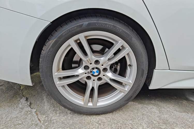 Used BMW 3 Series 2018 320i M Sport Package Right Rear Wheel Hub