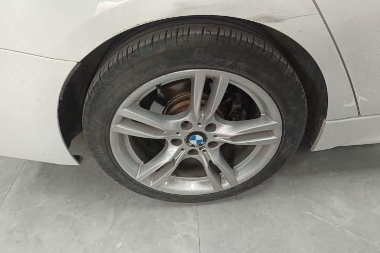 Used BMW 3 Series 2018 320Li Leading Model M Sport Package Right Rear Wheel Hub