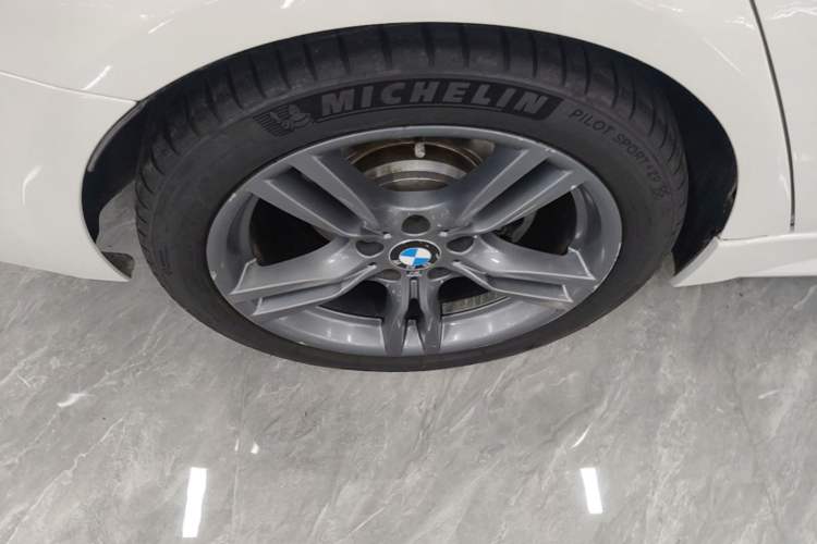 Used BMW 3 Series 2018 320Li Leading Model M Sport Package Right Rear Wheel Hub