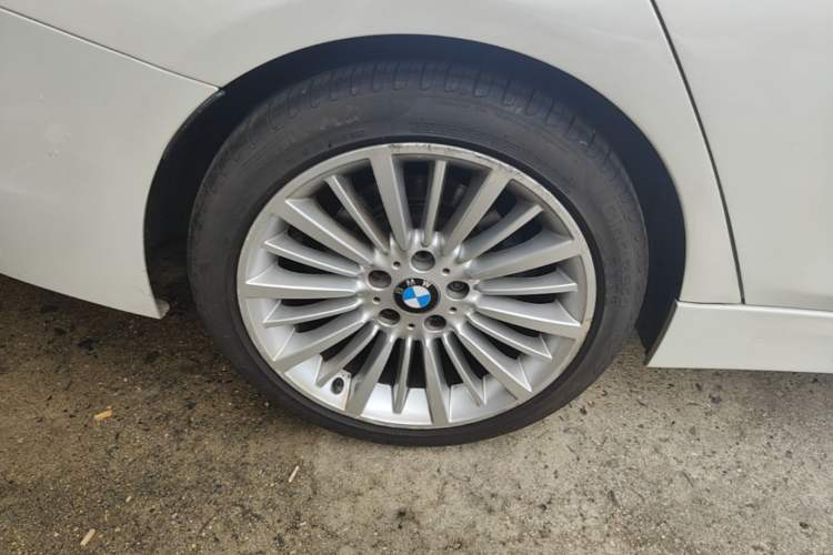 Used BMW 3 Series 2018 320Li Fashion Model Right Rear Wheel Hub