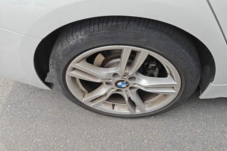 Used BMW 3 Series 2018 320i M Sport Package Right Rear Wheel Hub
