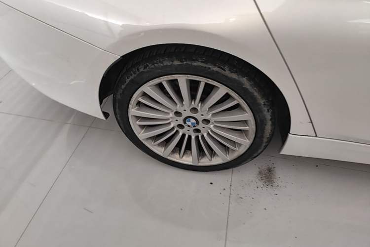 Used BMW 3 Series 2018 320Li Fashion Model Right Rear Wheel Hub