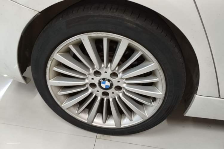 Used BMW 3 Series 2018 320Li Fashion Model Right Rear Wheel Hub