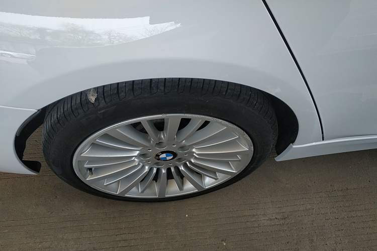 Used BMW 3 Series 2018 320Li Fashion Model Right Rear Wheel Hub