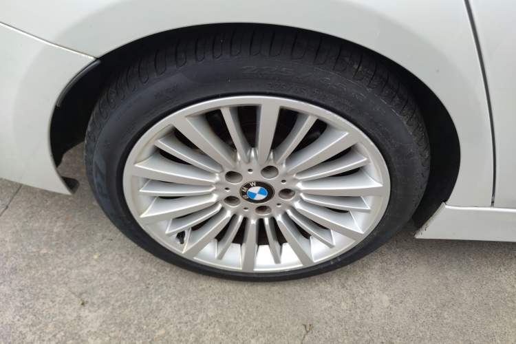 Used BMW 3 Series 2018 320Li Fashion Model Right Rear Wheel Hub