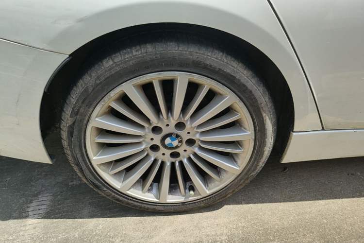 Used BMW 3 Series 2018 320Li Fashion Model Right Rear Wheel Hub