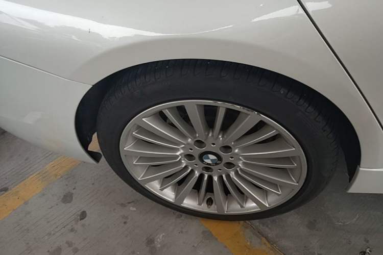 Used BMW 3 Series 2018 320Li Fashion Model Right Rear Wheel Hub