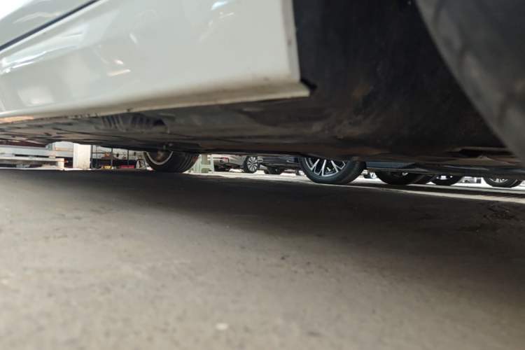 Used BMW 3 Series 2018 320Li Fashion Model Right Side Sill