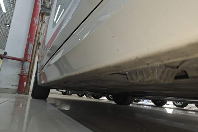 Used BMW 3 Series 2018 320Li Fashion Model Right Side Sill
