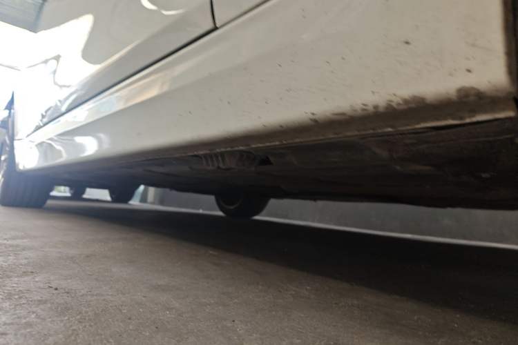 Used BMW 3 Series 2018 320Li Fashion Model Right Side Sill