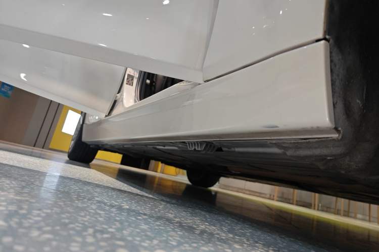 Used BMW 3 Series 2018 320Li Fashion Model Right Side Sill
