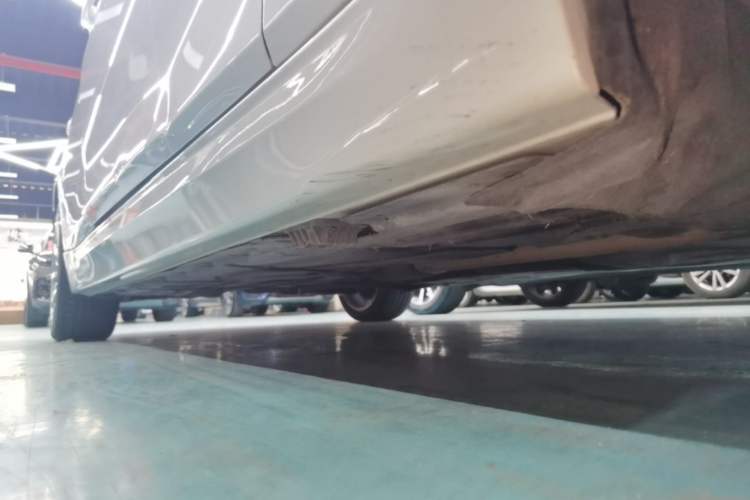 Used BMW 3 Series 2018 320Li Fashion Model Right Side Sill