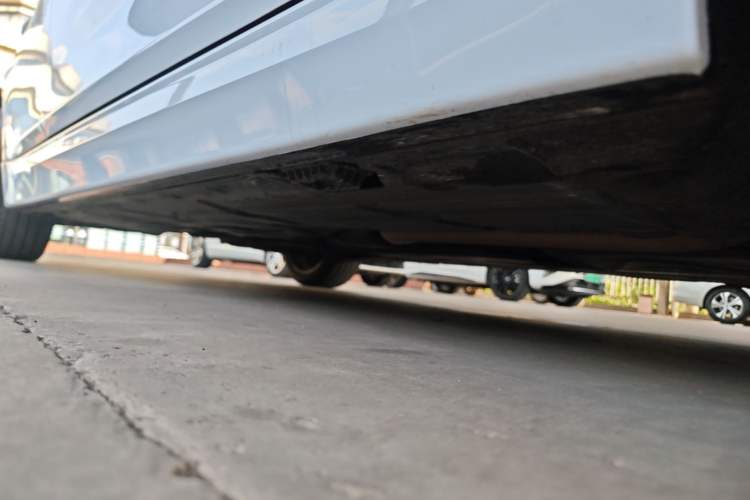 Used BMW 3 Series 2018 320Li Fashion Model Right Side Sill