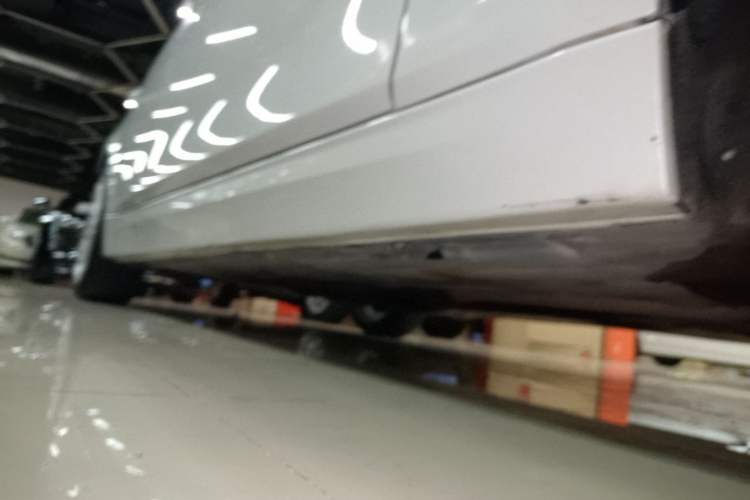 Used BMW 3 Series 2018 320Li Fashion Model Right Side Sill