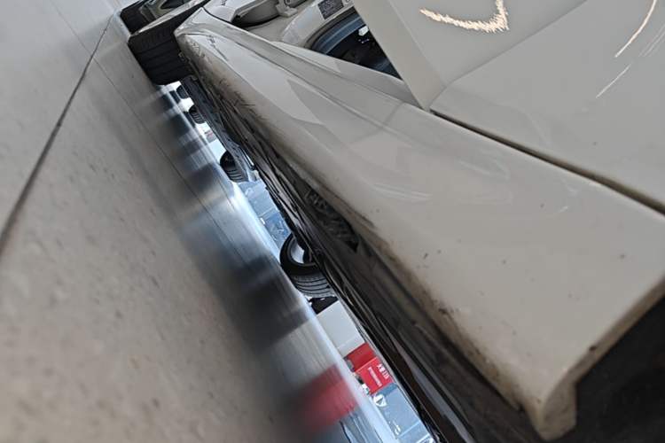 Used BMW 3 Series 2018 320i M Sport Package Right Side Sill