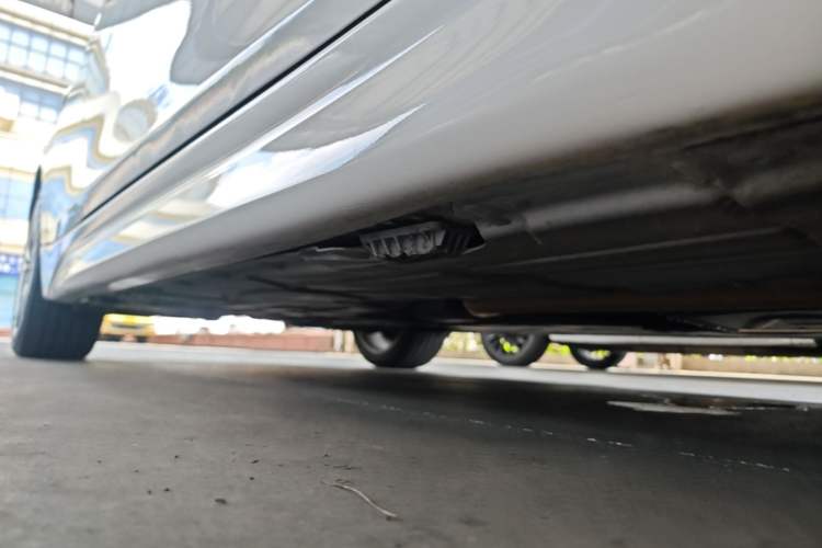 Used BMW 3 Series 2018 320i M Sport Package Right Side Sill