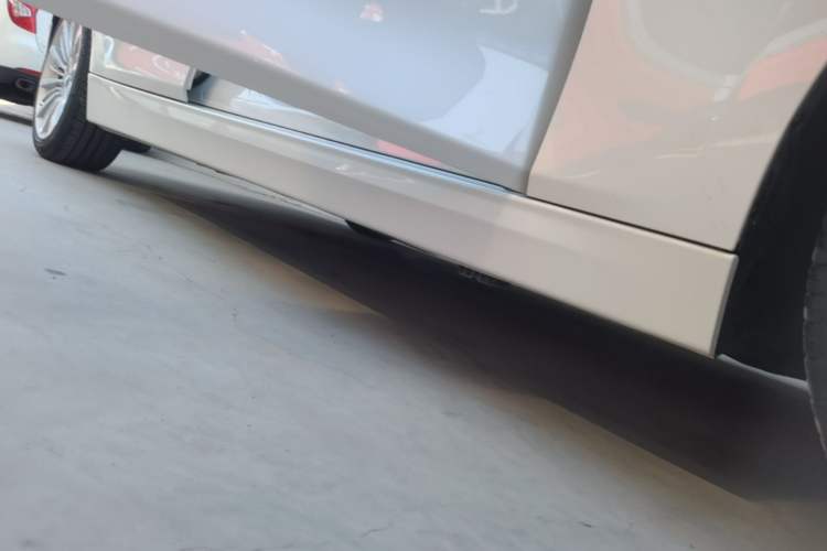 Used BMW 3 Series 2018 320Li Fashion Model Right Side Sill
