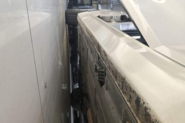Used BMW 3 Series 2018 320Li Fashion Model Right Side Sill