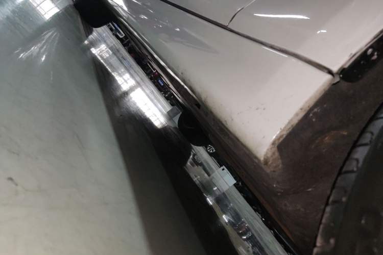 Used BMW 3 Series 2018 320i M Sport Night Edition Right Side Sill