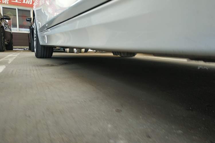Used BMW 3 Series 2018 320Li Fashion Model Right Side Sill