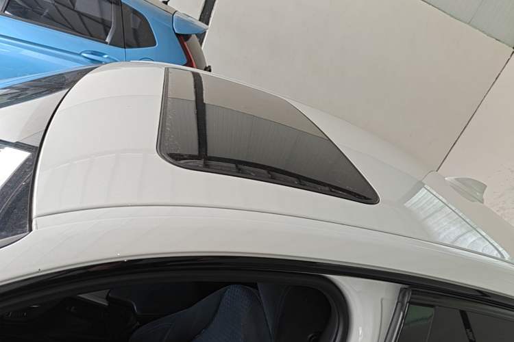 Used BMW 3 Series 2018 320i M Sport Package Roof