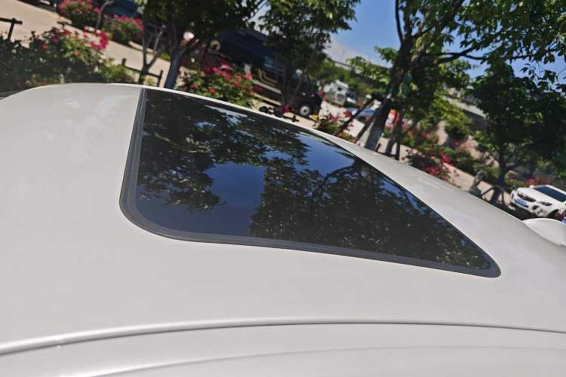 Used BMW 3 Series 2018 318i Roof