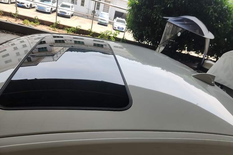 Used BMW 3 Series 2018 320i M Sport Package Roof