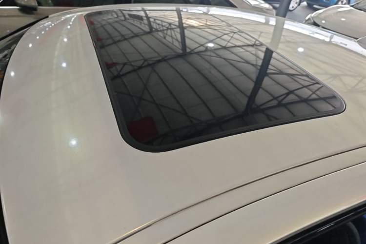 Used BMW 3 Series 2018 320i M Sport Package Roof