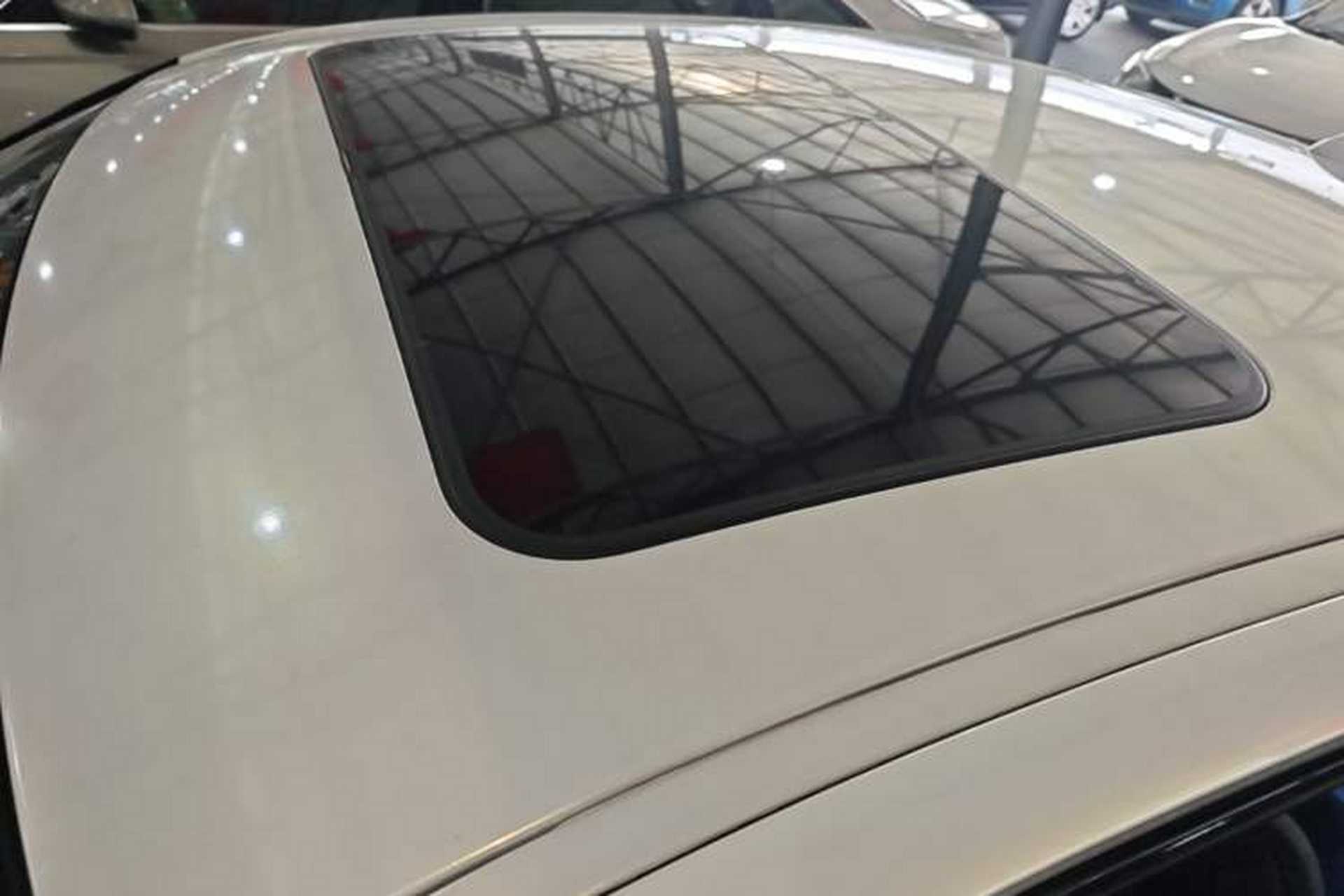 Used BMW 3 Series 2018 320i M Sport Package Roof