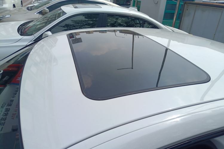 Used BMW 3 Series 2018 320i M Sport Package Roof