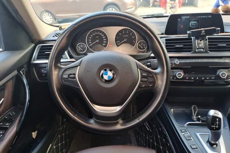 Used BMW 3 Series 2018 320Li Fashion Model Steering Wheel