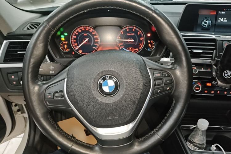 Used BMW 3 Series 2018 320Li Fashion Model Steering Wheel