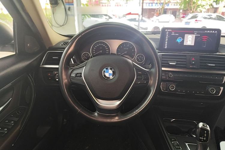 Used BMW 3 Series 2018 320Li Fashion Model Steering Wheel