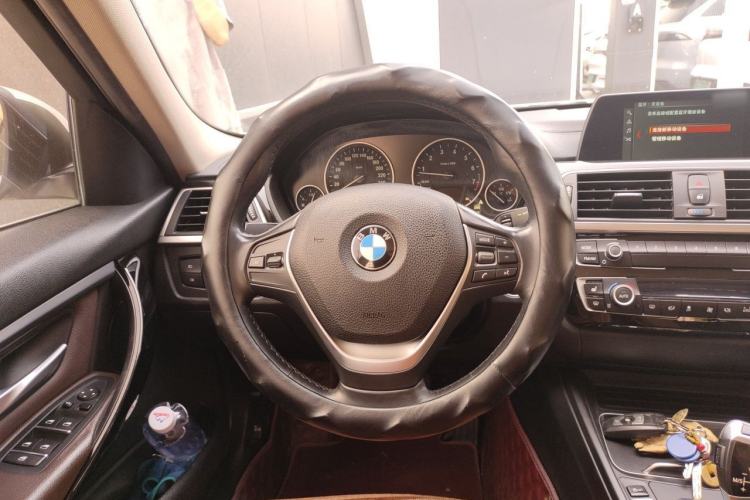 Used BMW 3 Series 2018 320Li Fashion Model Steering Wheel