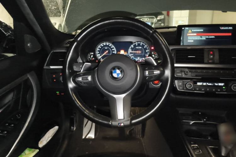 Used BMW 3 Series 2018 320i M Sport Night Edition Steering Wheel