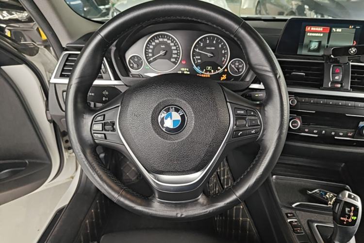 Used BMW 3 Series 2018 320Li Fashion Model Steering Wheel