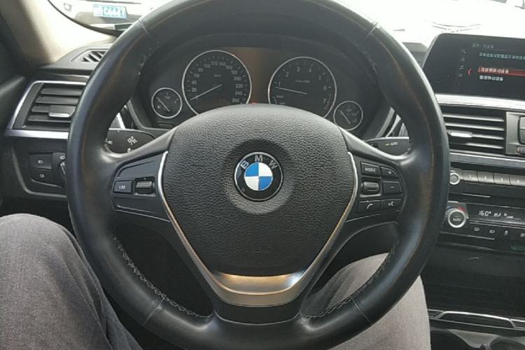 Used BMW 3 Series 2018 320Li Fashion Model Steering Wheel