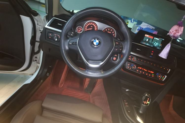 Used BMW 3 Series 2018 320Li xDrive Fashion Model Steering Wheel