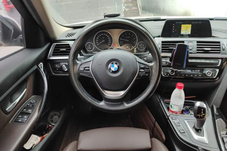 Used BMW 3 Series 2018 320Li Fashion Model Steering Wheel