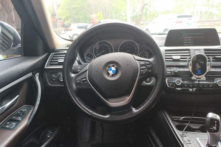 Used BMW 3 Series 2018 320Li Fashion Model Steering Wheel