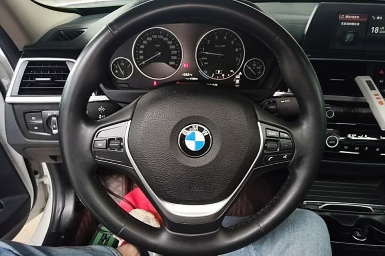 Used BMW 3 Series 2018 320Li xDrive Fashion Model Steering Wheel