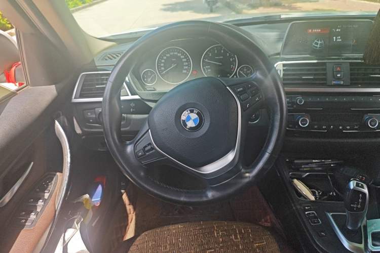 Used BMW 3 Series 2018 320Li Fashion Model Steering Wheel