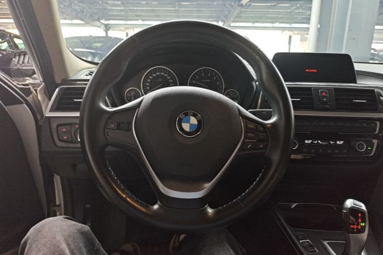 Used BMW 3 Series 2018 320Li Fashion Model Steering Wheel
