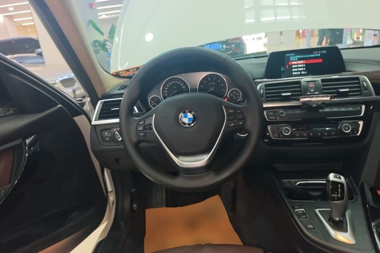 Used BMW 3 Series 2018 320Li Fashion Model Steering Wheel
