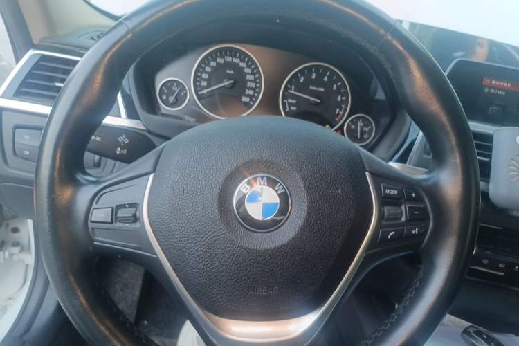 Used BMW 3 Series 2018 320Li Fashion Model Steering Wheel