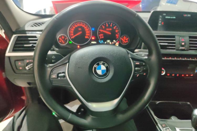 Used BMW 3 Series 2018 320Li Fashion Model Steering Wheel