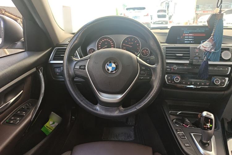 Used BMW 3 Series 2018 320Li Fashion Model Steering Wheel